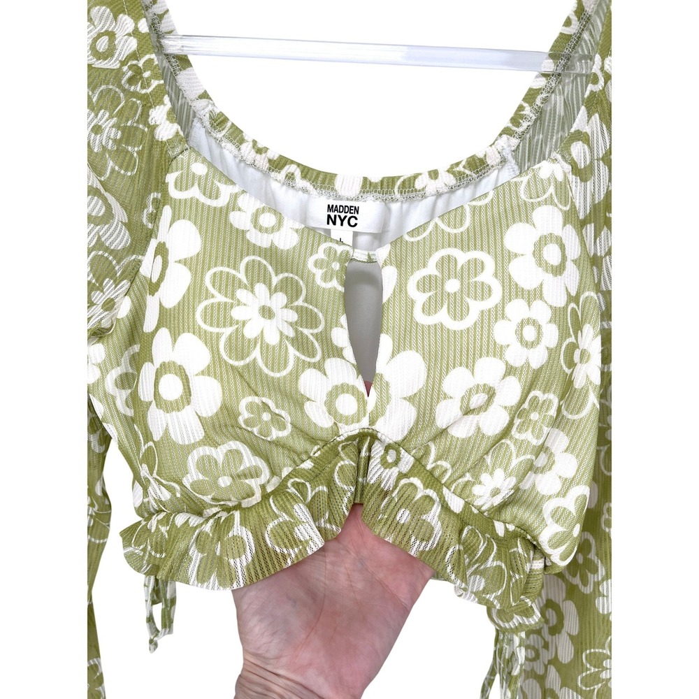 Floral Daisy Crop Top Long Sleeve Green White Juniors L 11-13 Concert Y2K NWT - Picture 2 of 11